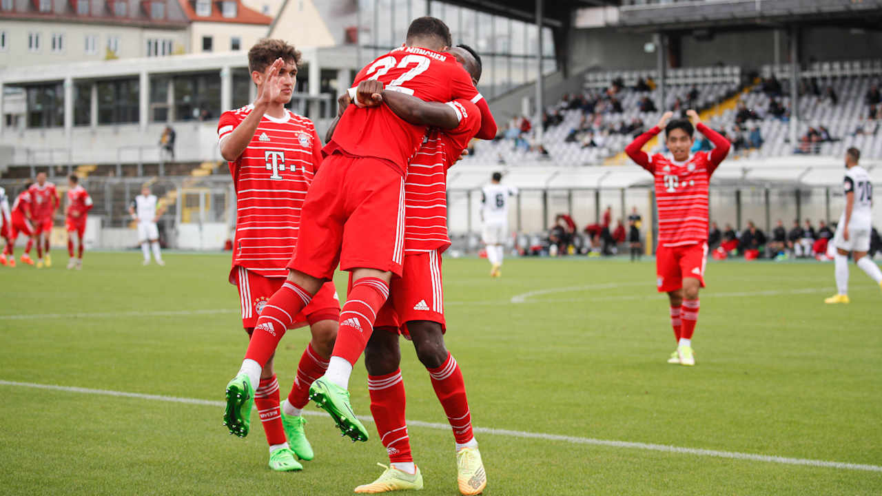 FC Bayern Amateure empfingen am elften Spieltag der Regionalliga Bayern den SV Heimstetten