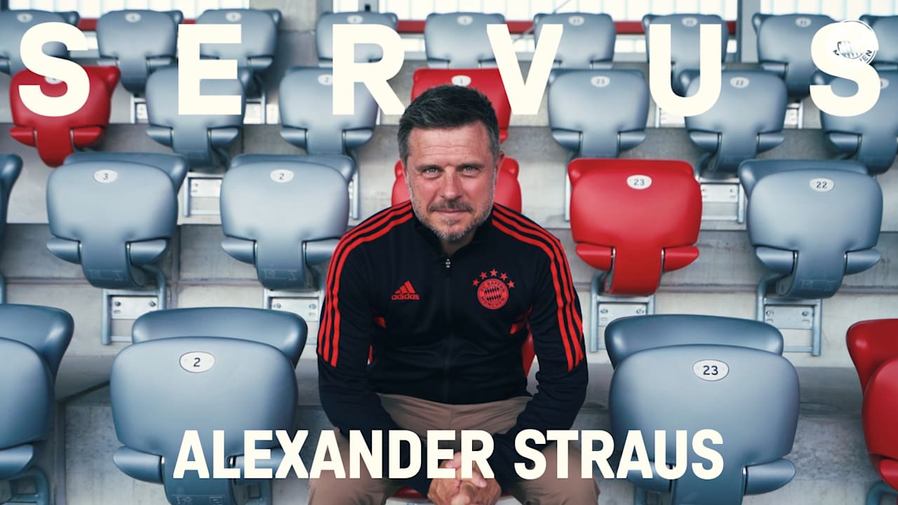 Cheftrainer FC Bayern Frauen Alexander Straus