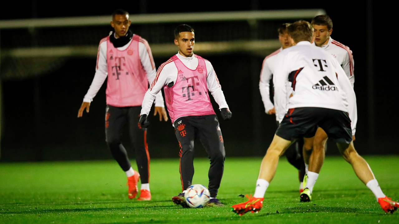 221110_U192_FCB