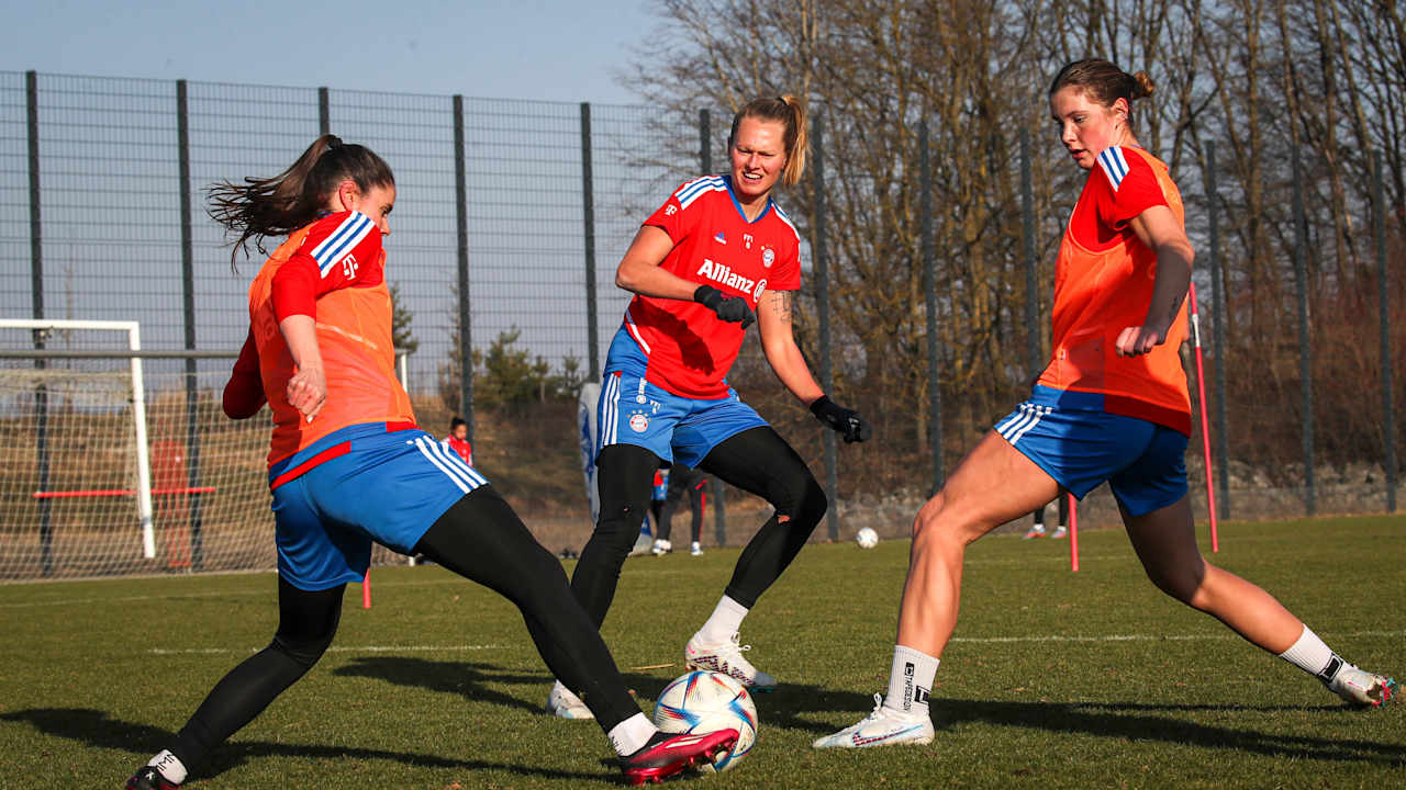 FC Bayern Frauen Training