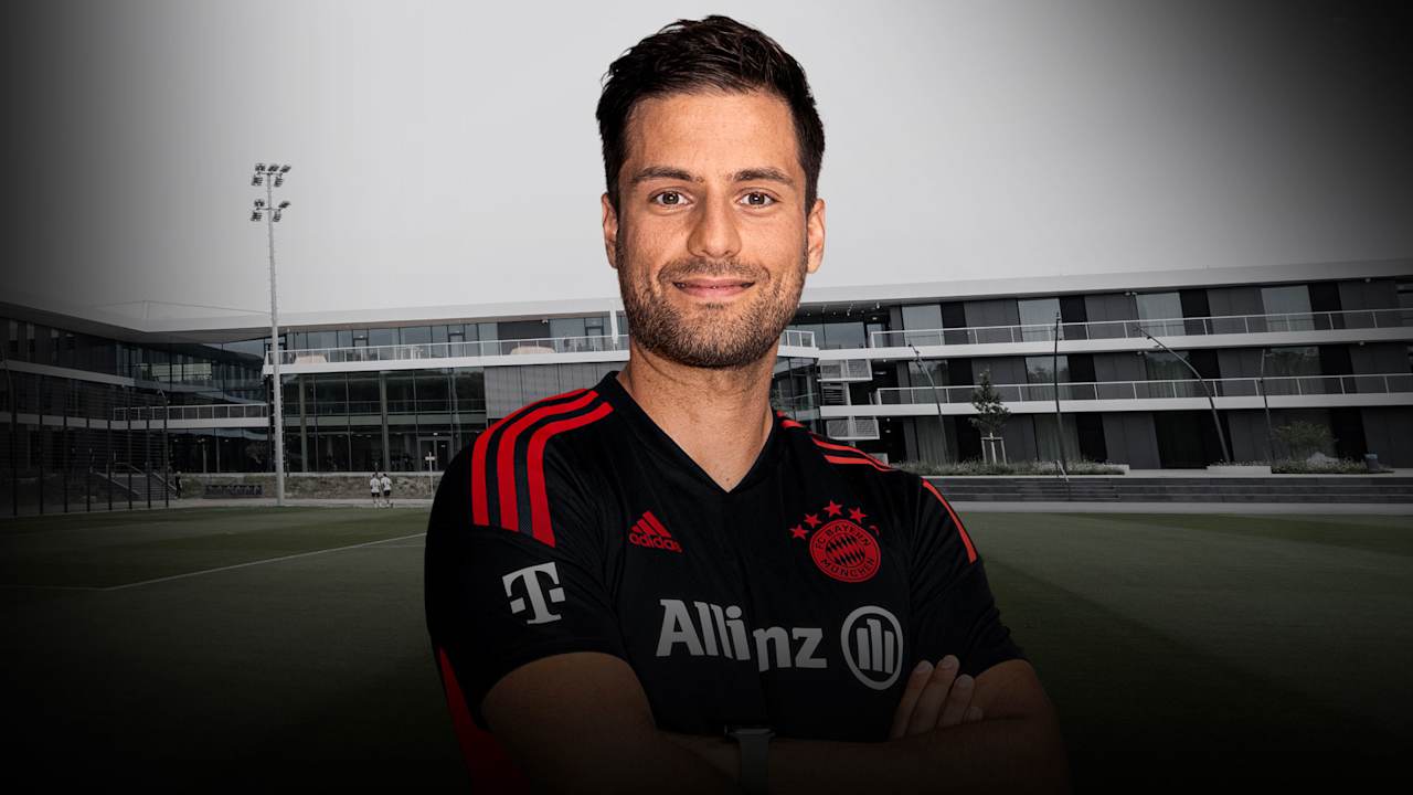 FC Bayern Trainer Masou Baygi