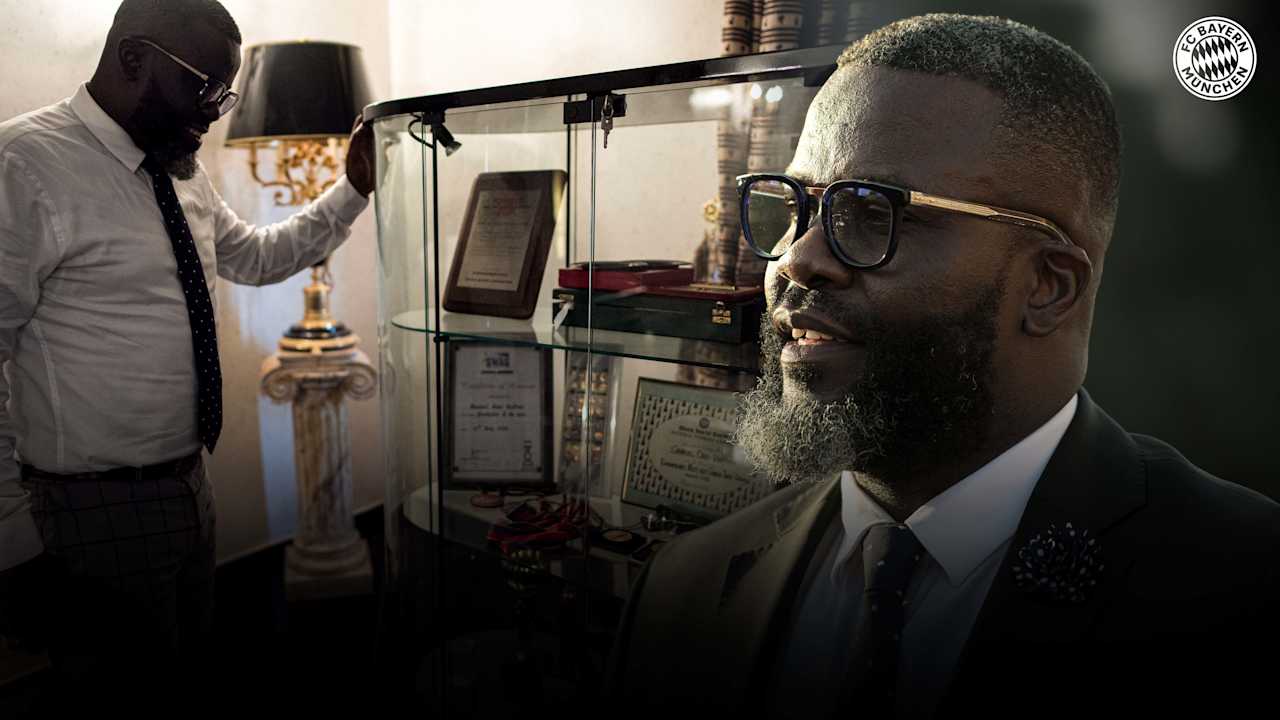 FC Bayern Personalities im Video: Sammy Kuffour – zuhause bei der Abwehr-Legende Sammy Kuffour in seiner Heimat Ghana im Jahr 2019