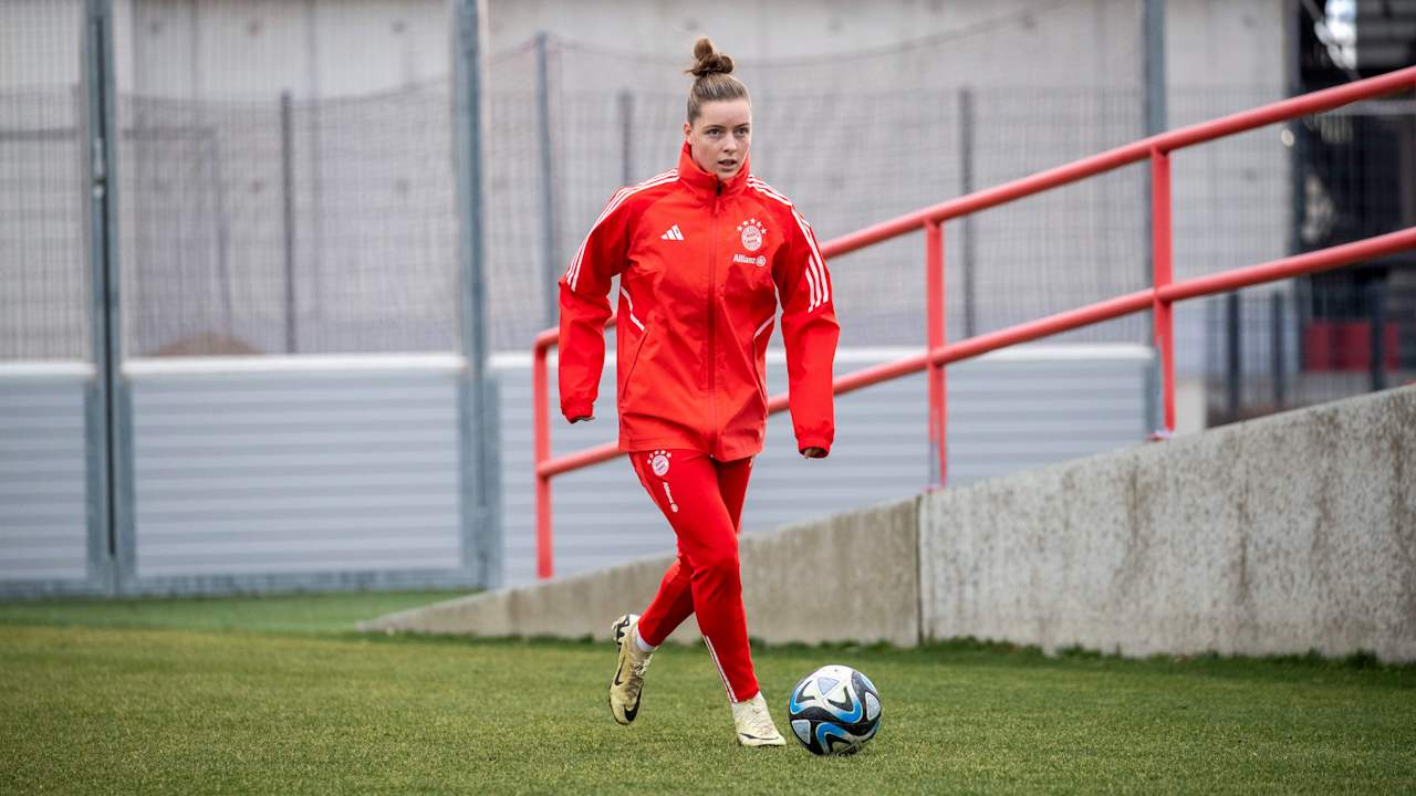 Alara Şehitler, FC Bayern Frauen, 1. FC Köln, Training