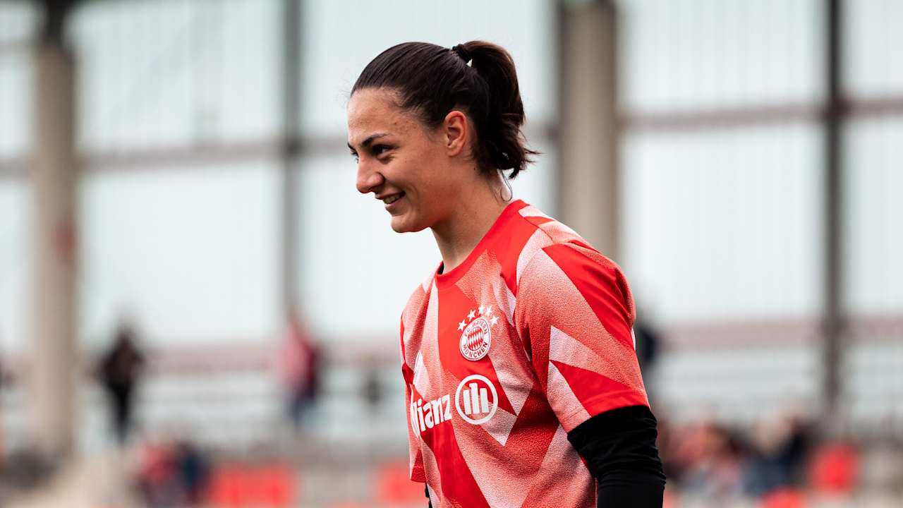 Mala Grohs während dem Spiel der FC Bayern Frauen gegen die SGS Essen