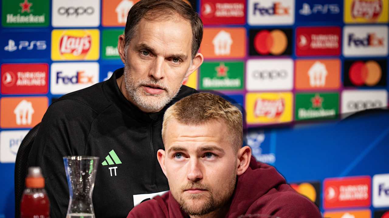Pressekonferenz vor dem Spiel FC Bayern vs. Lazio Rom im Video