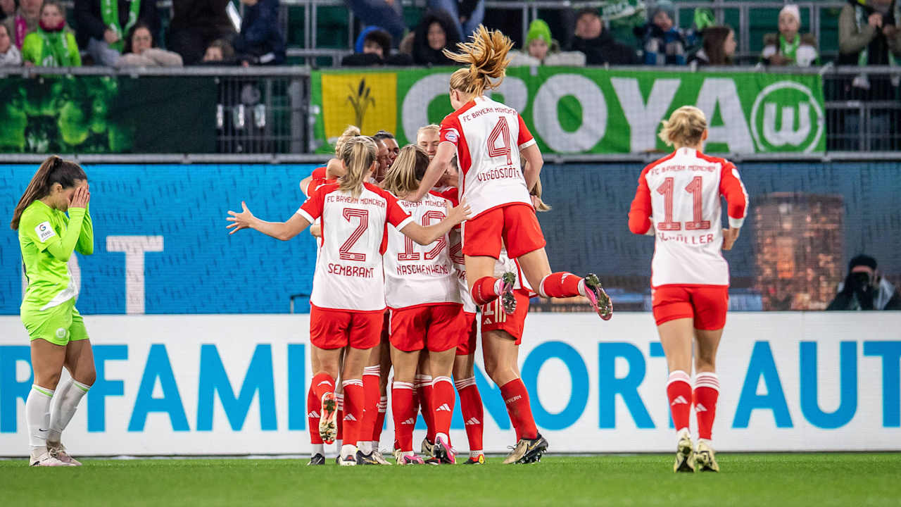 FC Bayern Frauen gegen den VfL Wolfsburg