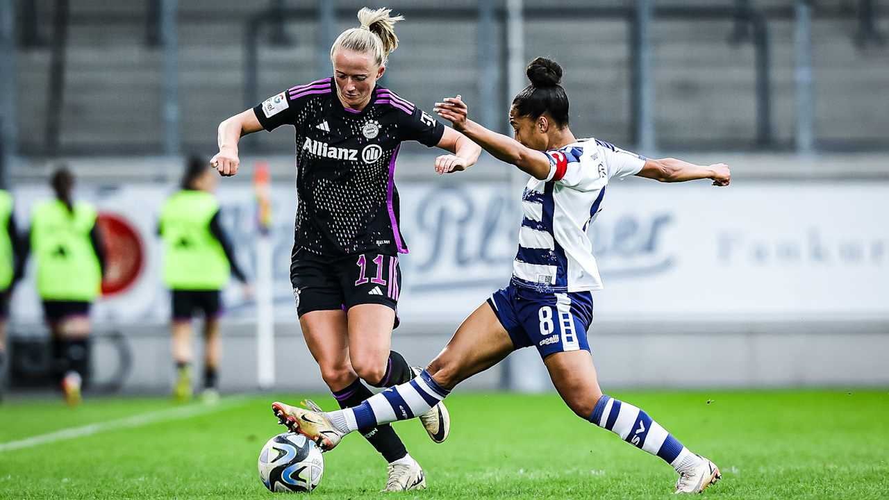 Lea Schüller, Zweikampf, FC Bayern Frauen auswärts beim MSV Duisburg
