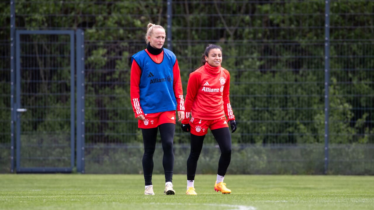 Lea Schueller vom FC Bayern München im Training