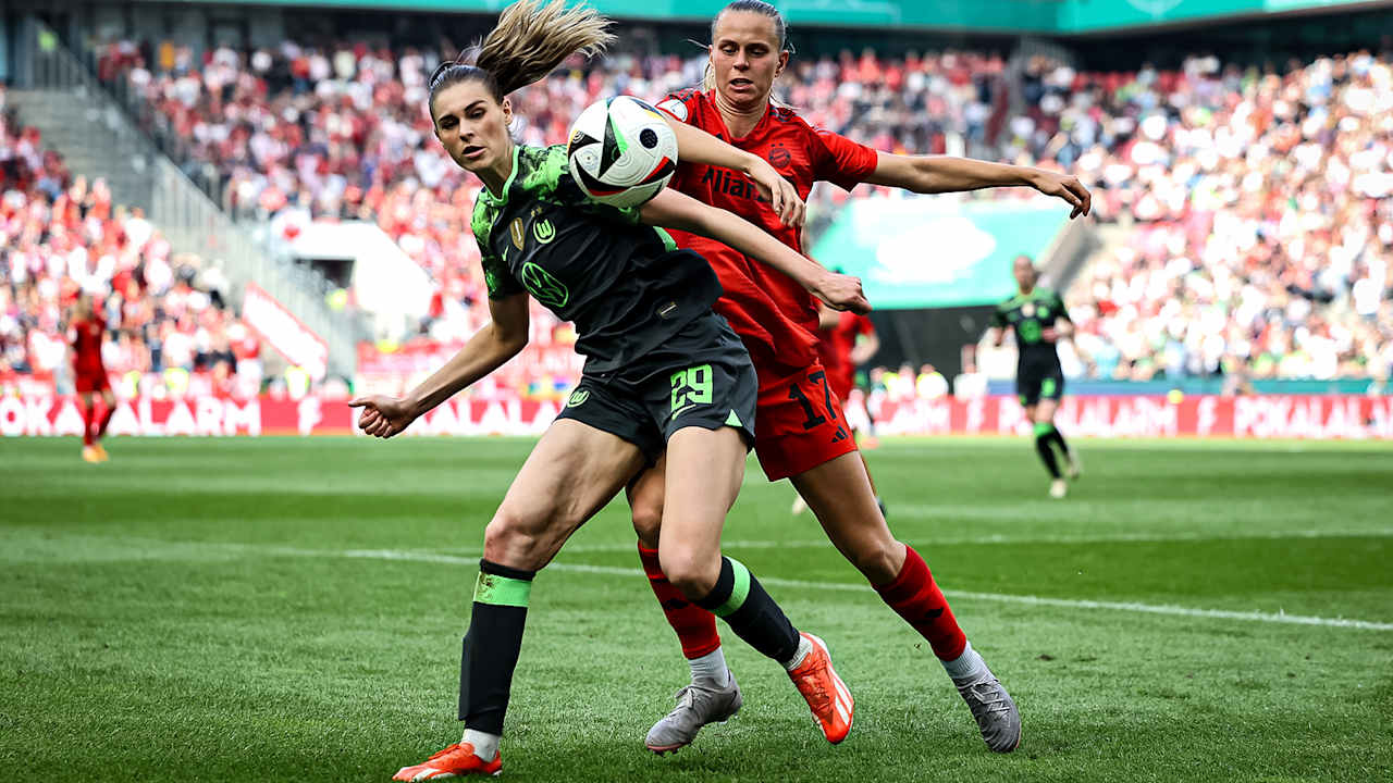 ..., FC Bayern Frauen im Pokalfinale gegen den VfL Wolfsburg