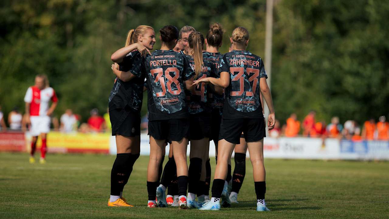 Jubel, FC Bayern Frauen gegen Slavia Prag