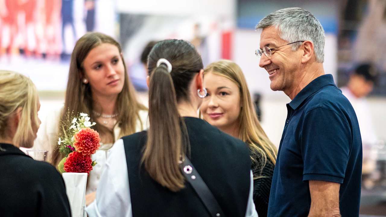 Herbert Hainer bei der Premiere der FC Bayern Frauen Dokumentation