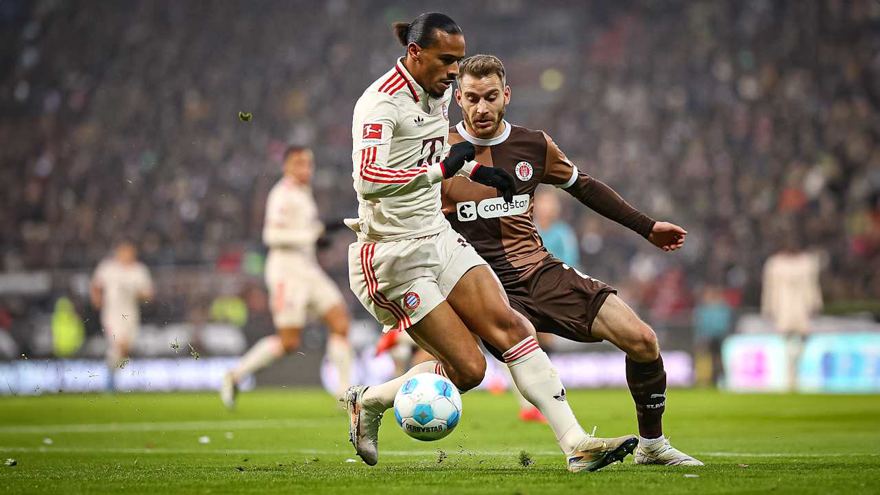 Spielszene aus dem Bundesliga-Duell FC St. Pauli vs. FC Bayern