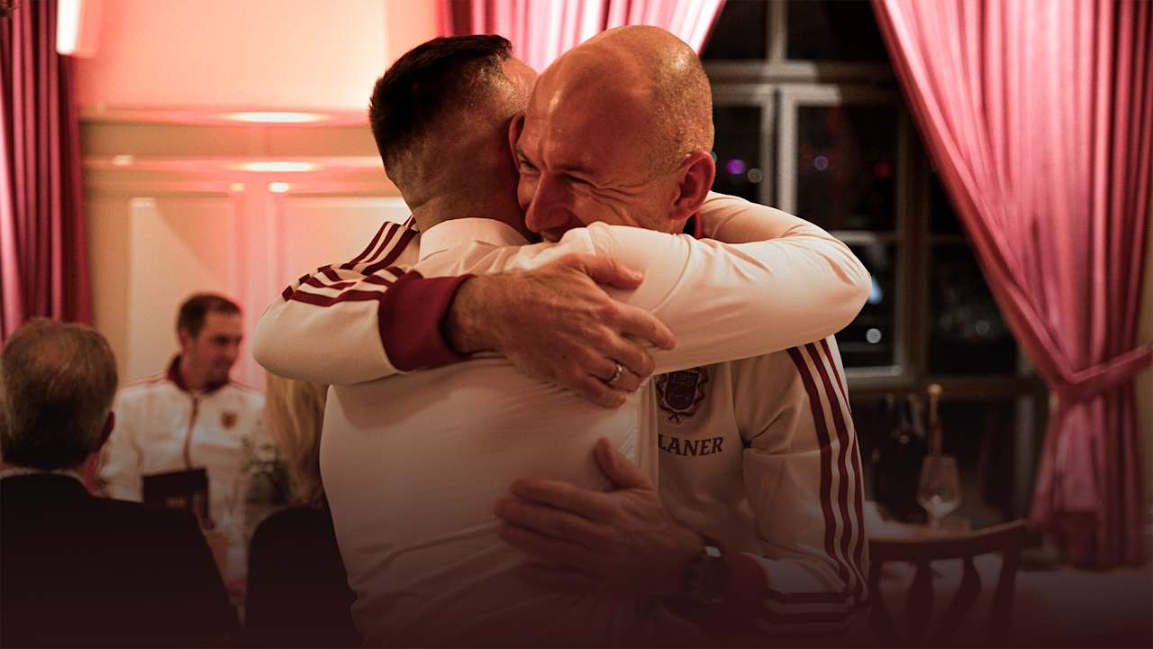 Franck Ribery und Arjen Robben treffen sich vor dem Beckenbauer Cup des FC Bayern.