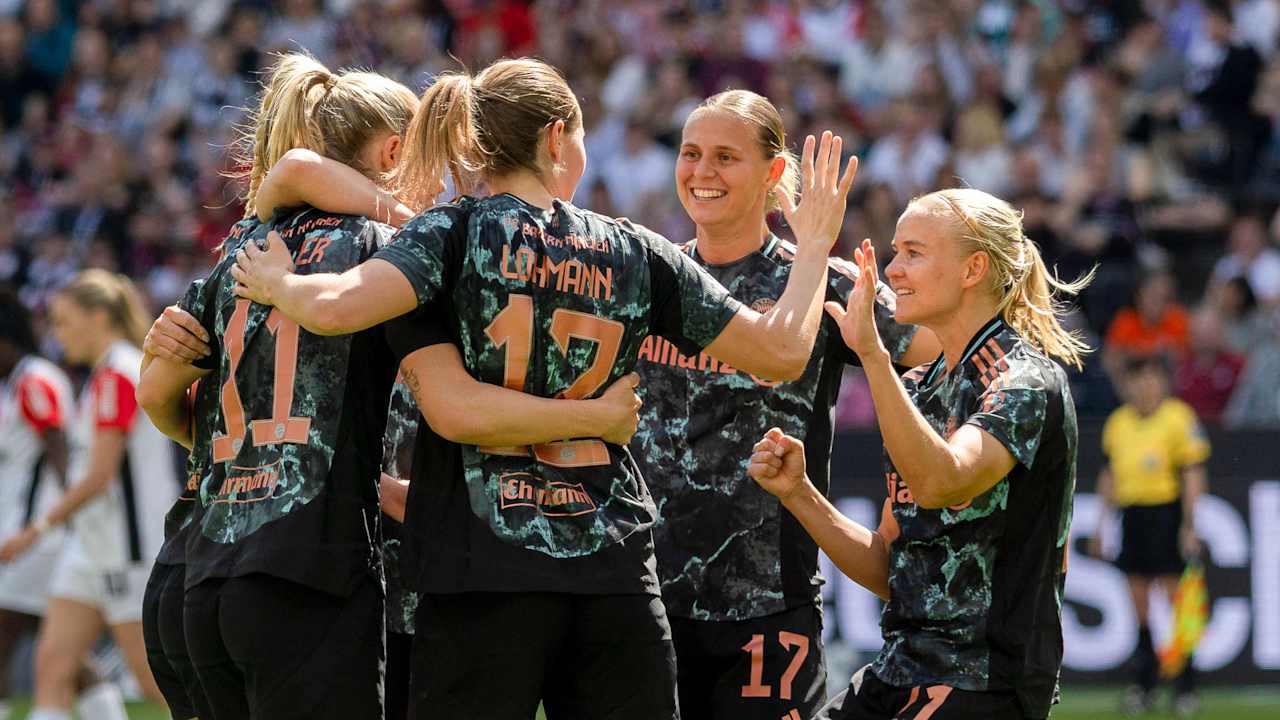 FC Bayern Women celebrate against Eintracht Frankfurt.