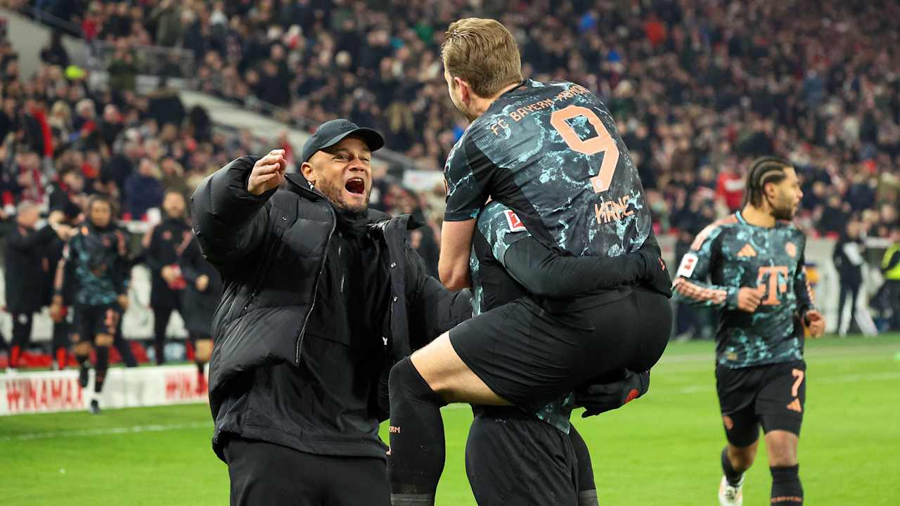Vincent Kompany und Harry Kane bejubeln ein Tor des FC Bayern