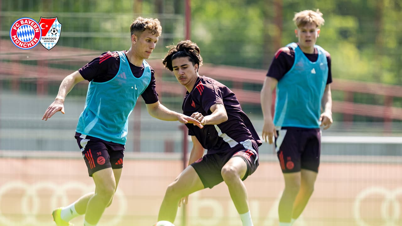 Die FC Bayern Amateure beim Training.