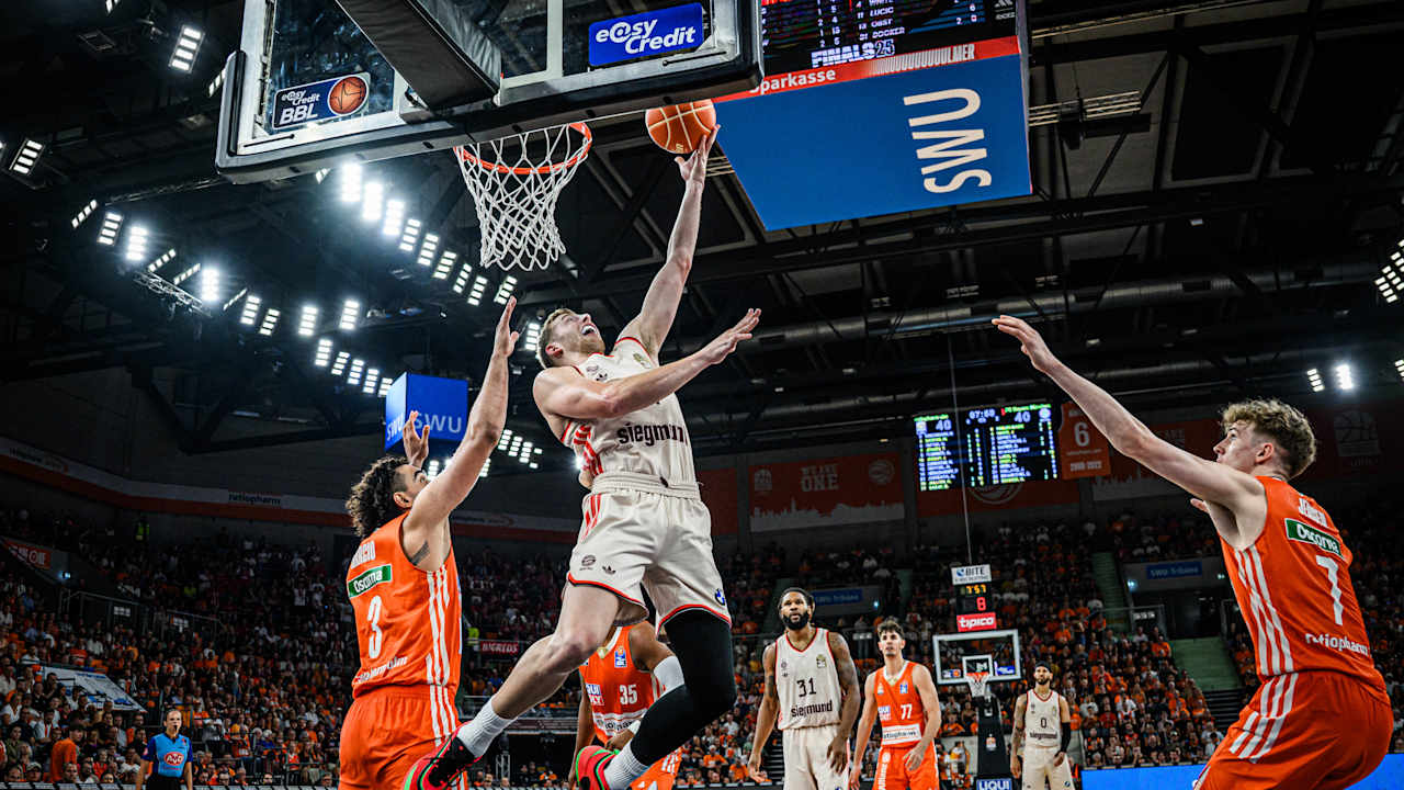 Der FC Bayern Basketball mit Jack White unterliegt in Spiel 2 bei Ulm
