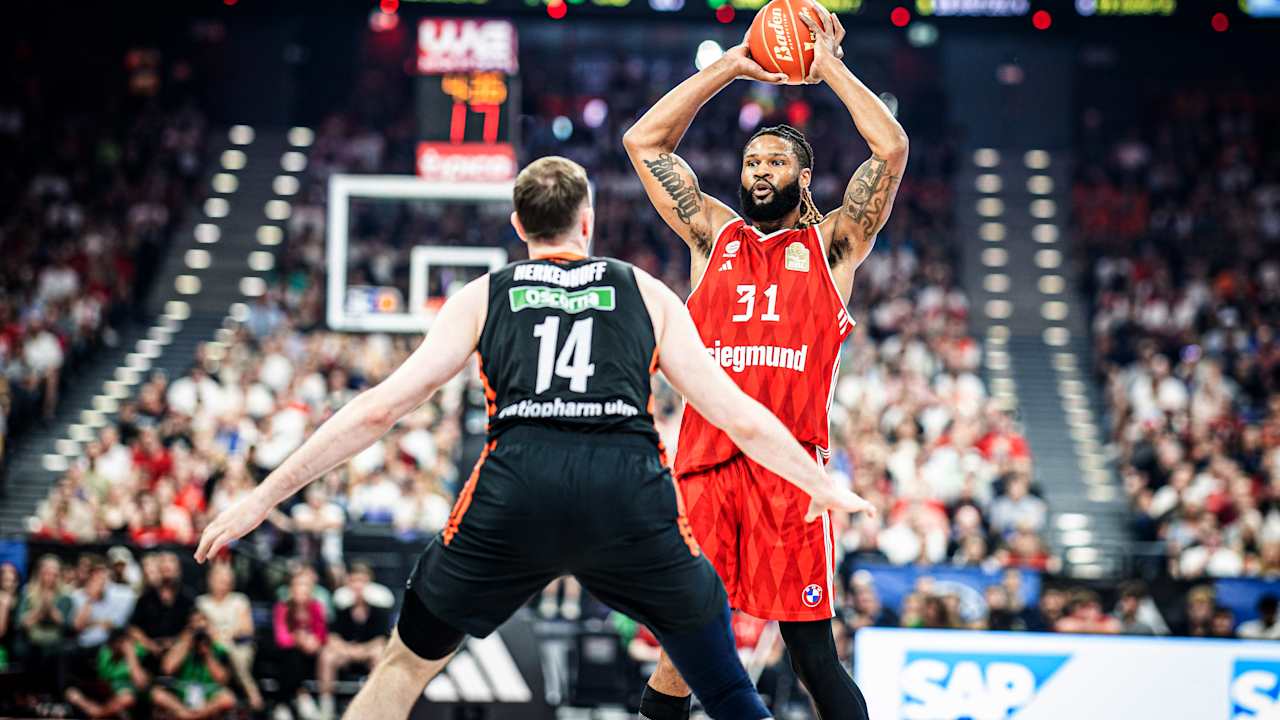 Devin Booker und die Bayern verlieren Spiel 3