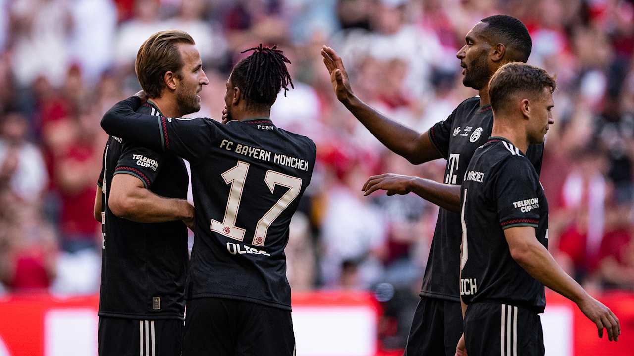 Harry Kane bejubelt sein Tor zum 1:0 im Testspiel des FC Bayern gegen Tottenham Hotspur.