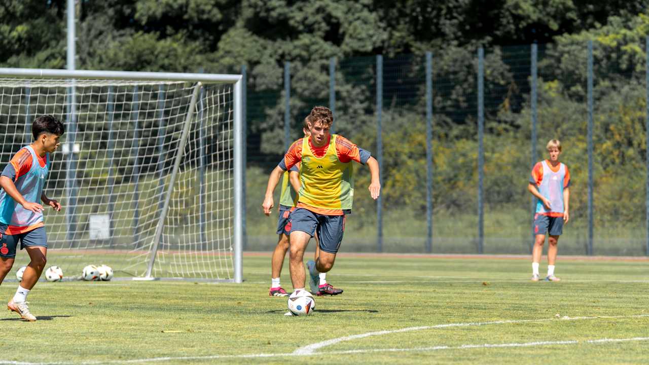 Moritz Göttlicher im Training der U19 des FC Bayern.