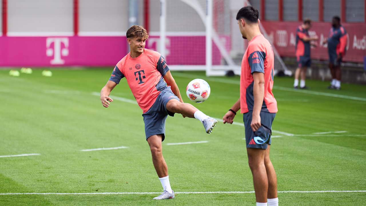 Tom Bischof im Training des FC Bayern an der Säbener Straße