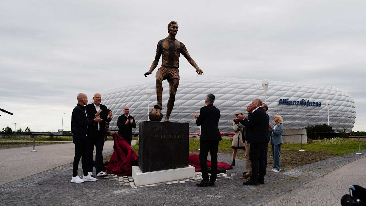 Franz Beckenbauer, Statue, FC Bayern, Allianz Arena