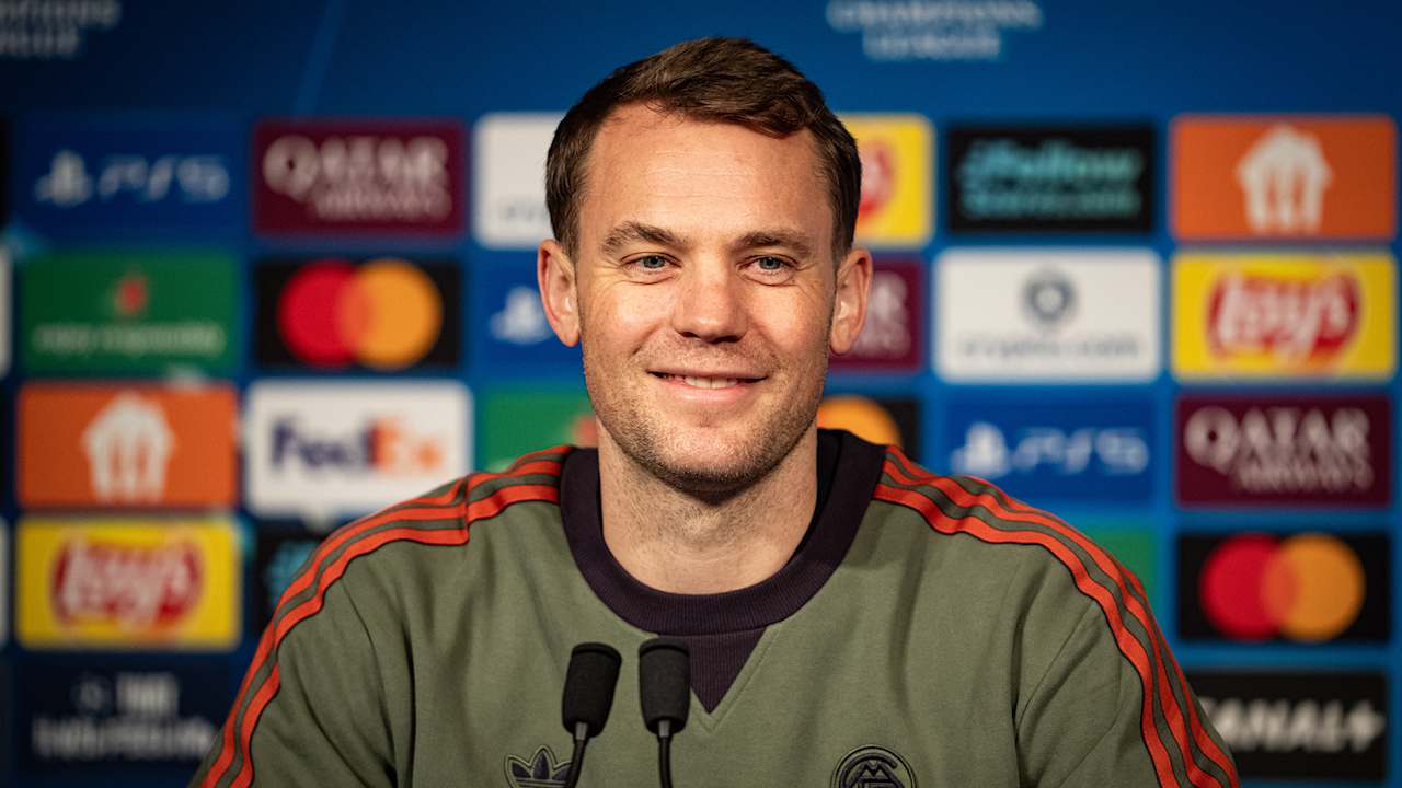 Manuel Neuer spricht auf der PK vor dem Spiel bei PSG