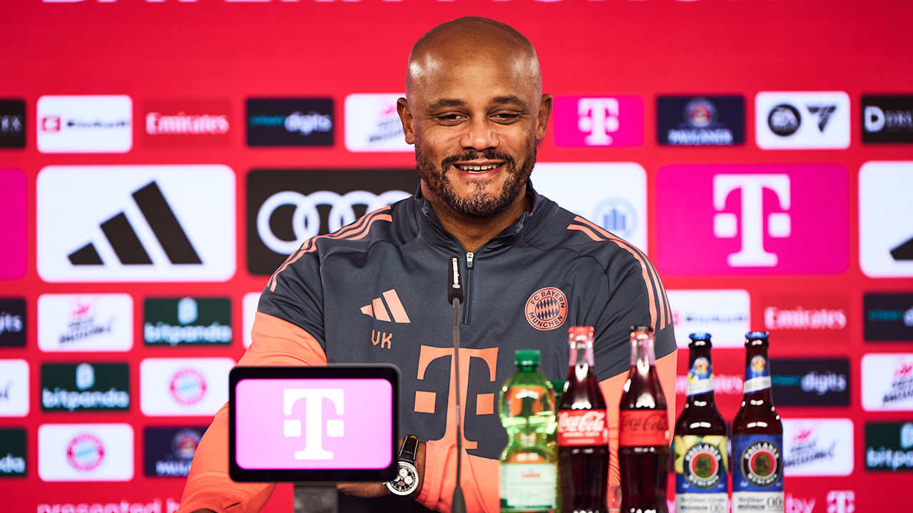 Vincent Kompany spricht im Pressetalk vor dem Spiel gegen Stuttgart