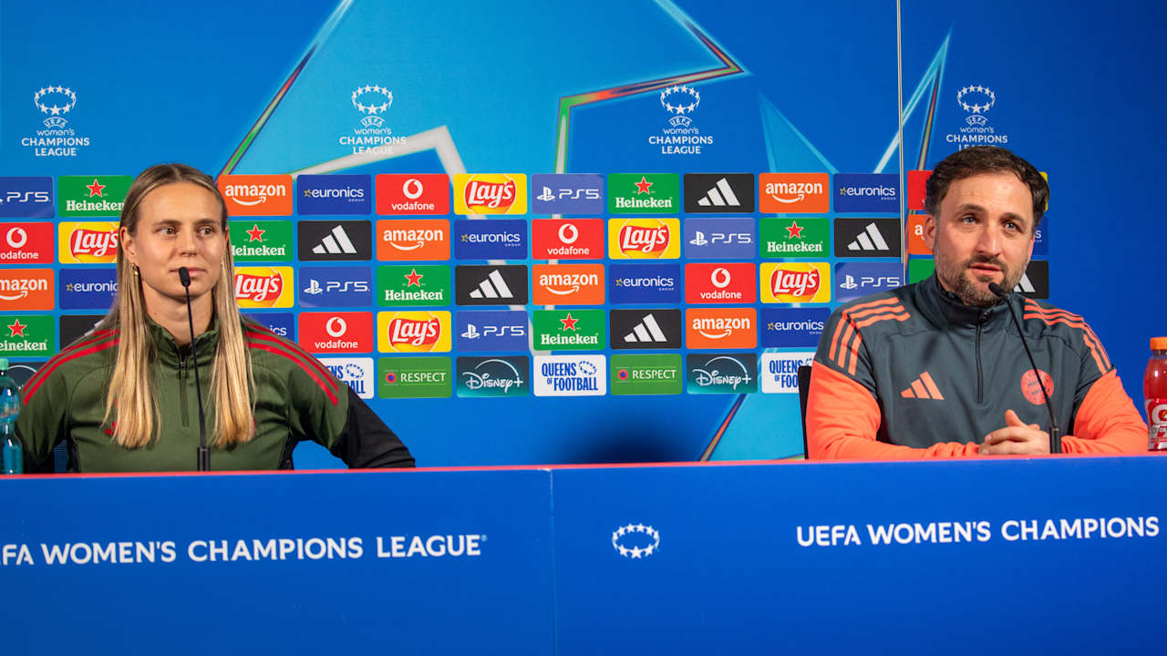 Klara Bühl und José Barcala bei der Pressekonferenz vor dem Spiel gegen Vålerenga Oslo.