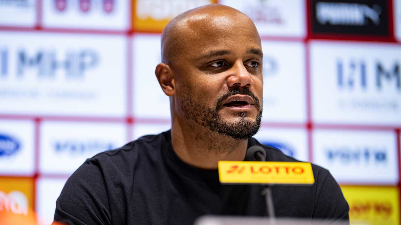 Vincent Kompany spricht auf der PK nach dem Spiel beim 1. FC Heidenheim