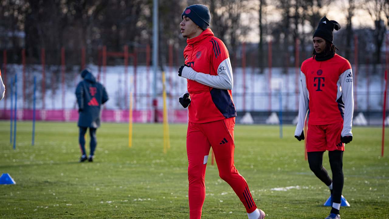 Jamal Musiala in FC Bayern's first training session of 2026.