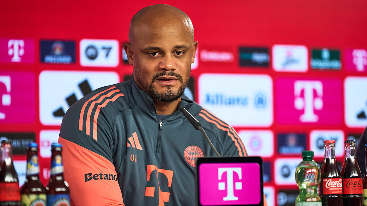 Vincent Kompany im Pressetalk zum Topspiel in Dortmund