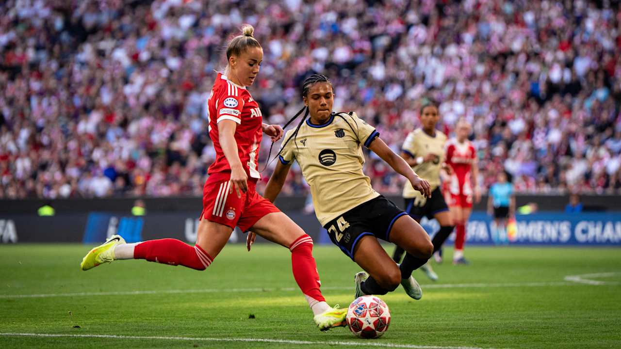 Giulia Gwinn beim Schussversuch.