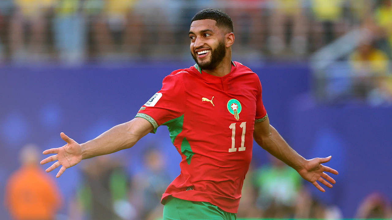 Ismael Saibari bejubelt sein Tor im Spiel zwischen Marokko und Brasilien.