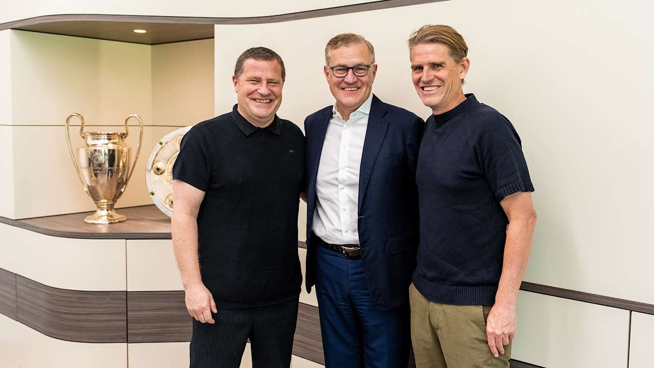 Max Eberl, Jan-Christian Dreesen und Christoph Freund stehen nebeneinander