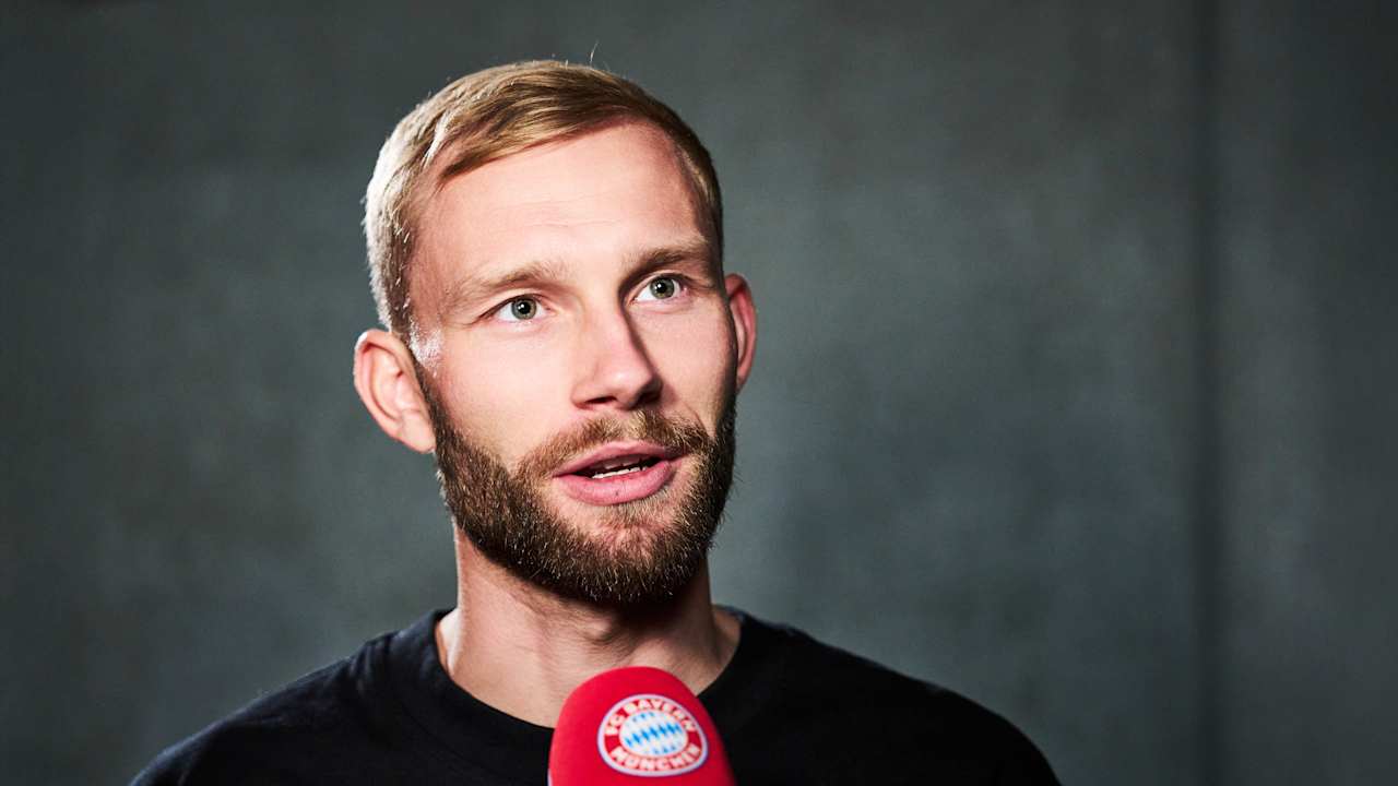 Konrad Laimer bei seiner Vertragsverlängerung im Interview