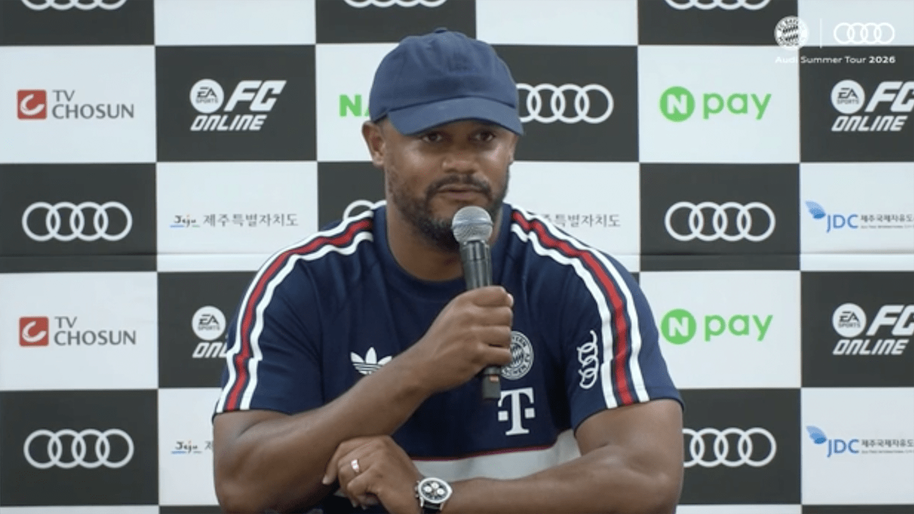 Vincent Kompany spricht auf der PK nach dem Spiel gegen Jeju