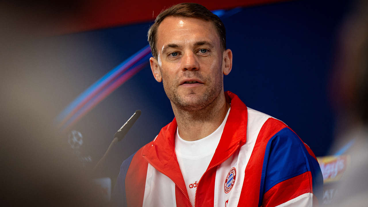 Manuel Neuer auf der Pressekonferenz vor dem Champions League-Spiel des FC Bayern gegen Bodo/Glimt
