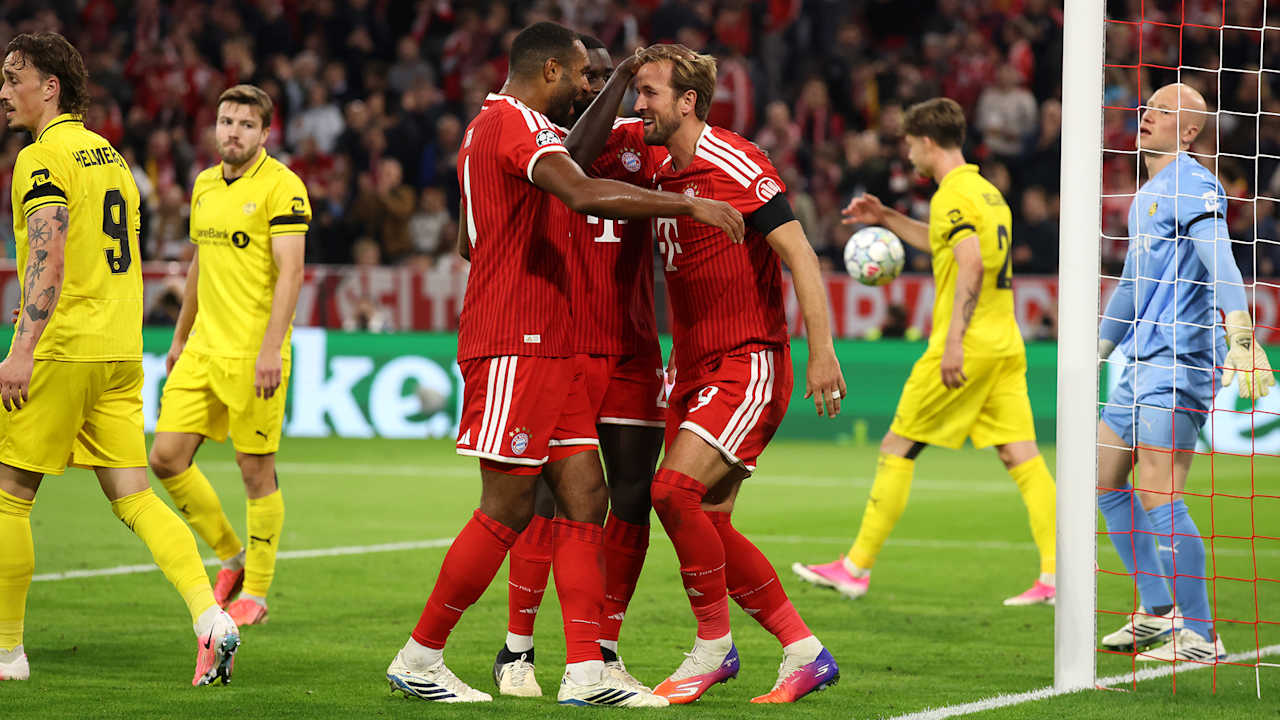 Jonathan Tah und Kollegen gratulieren Harry Kane zum 2:0 im Champions League-Spiel des FC Bayern gegen Bodo/Glimt