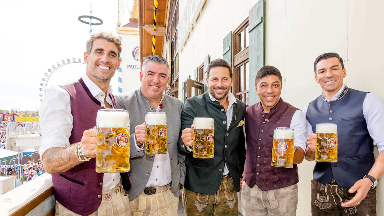 The FC Bayern Legends at Oktoberfest