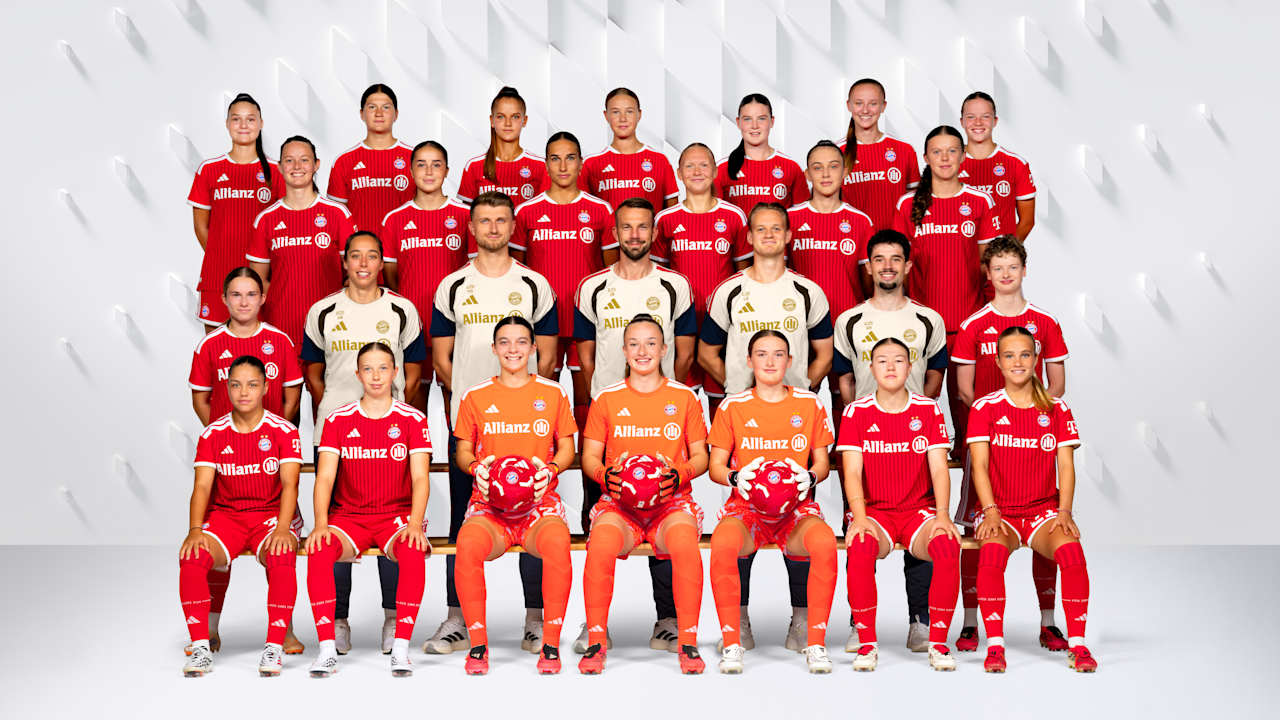 Mannschaftsfoto FC Bayern Frauen II - Saison 2026/27