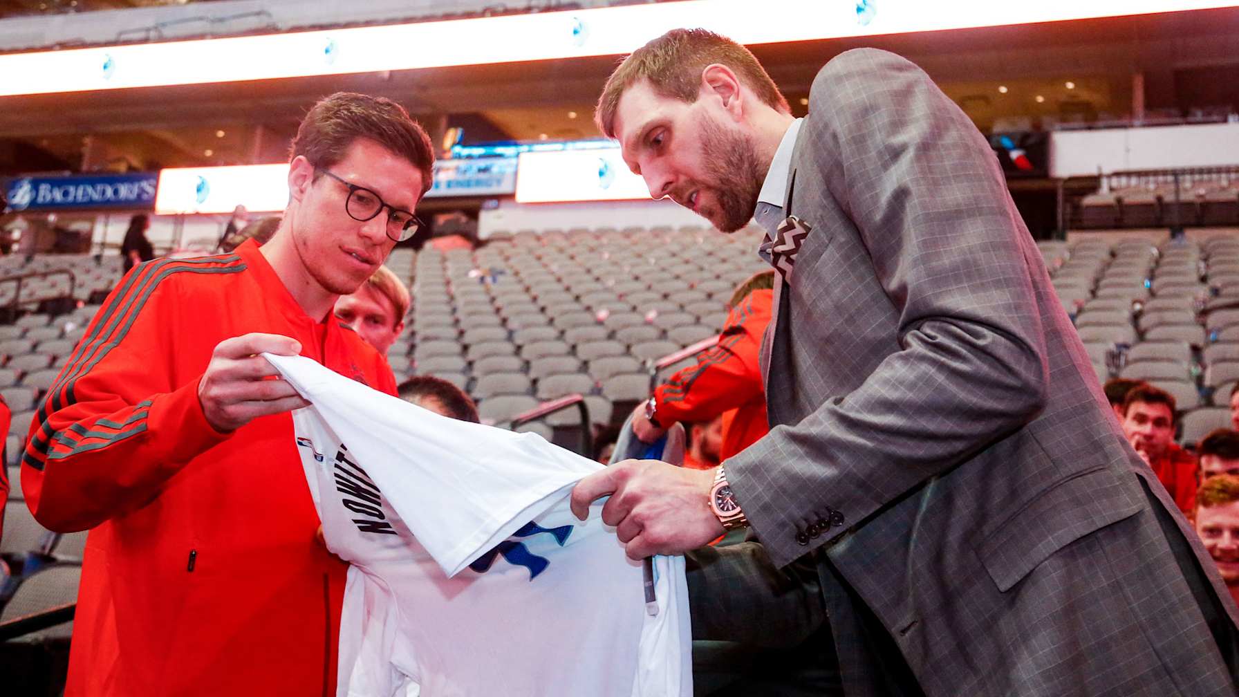 190206_nowitzki_feldhahn_mav