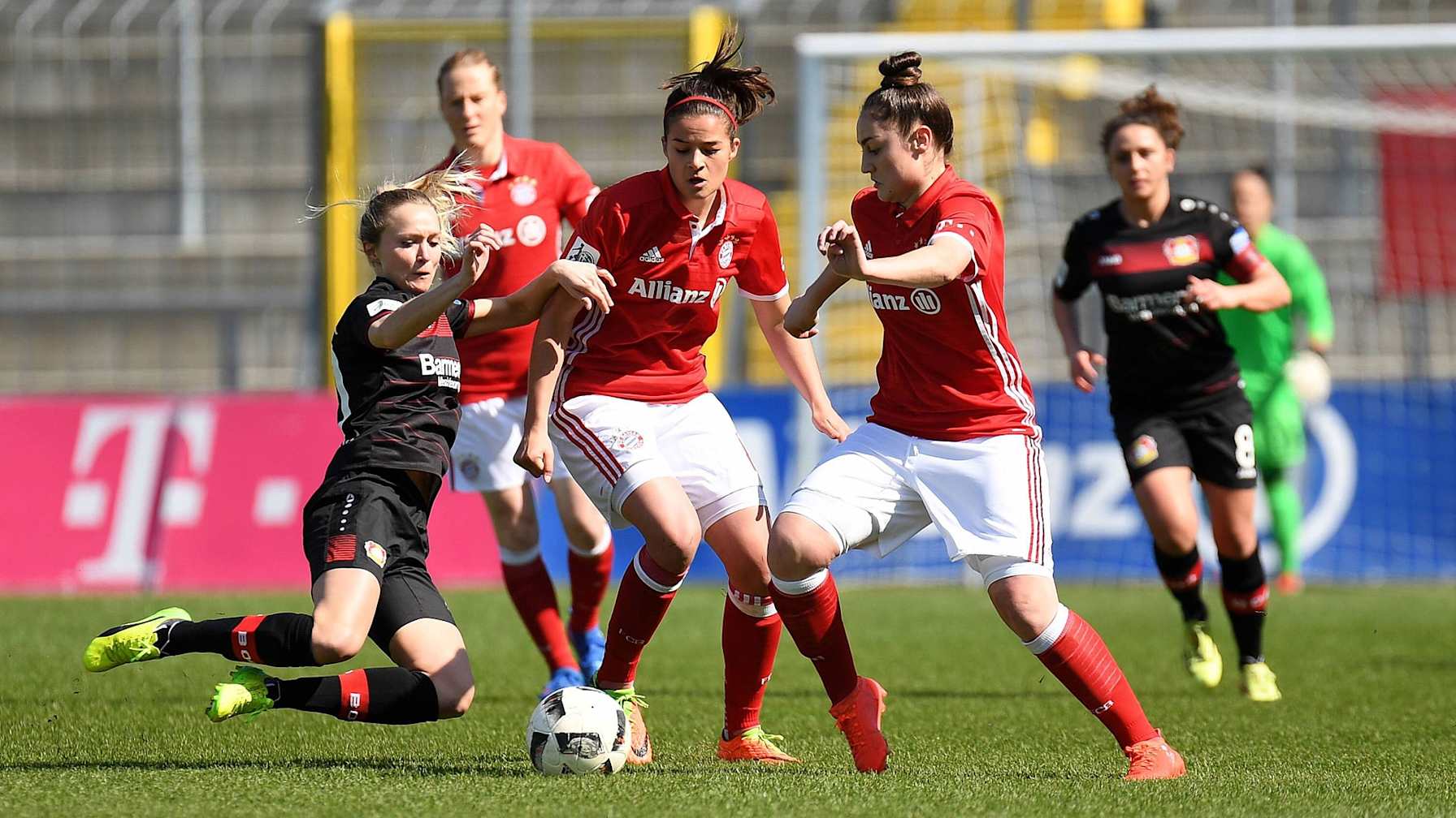 fcbfrauen_leverkusen_ima_260317