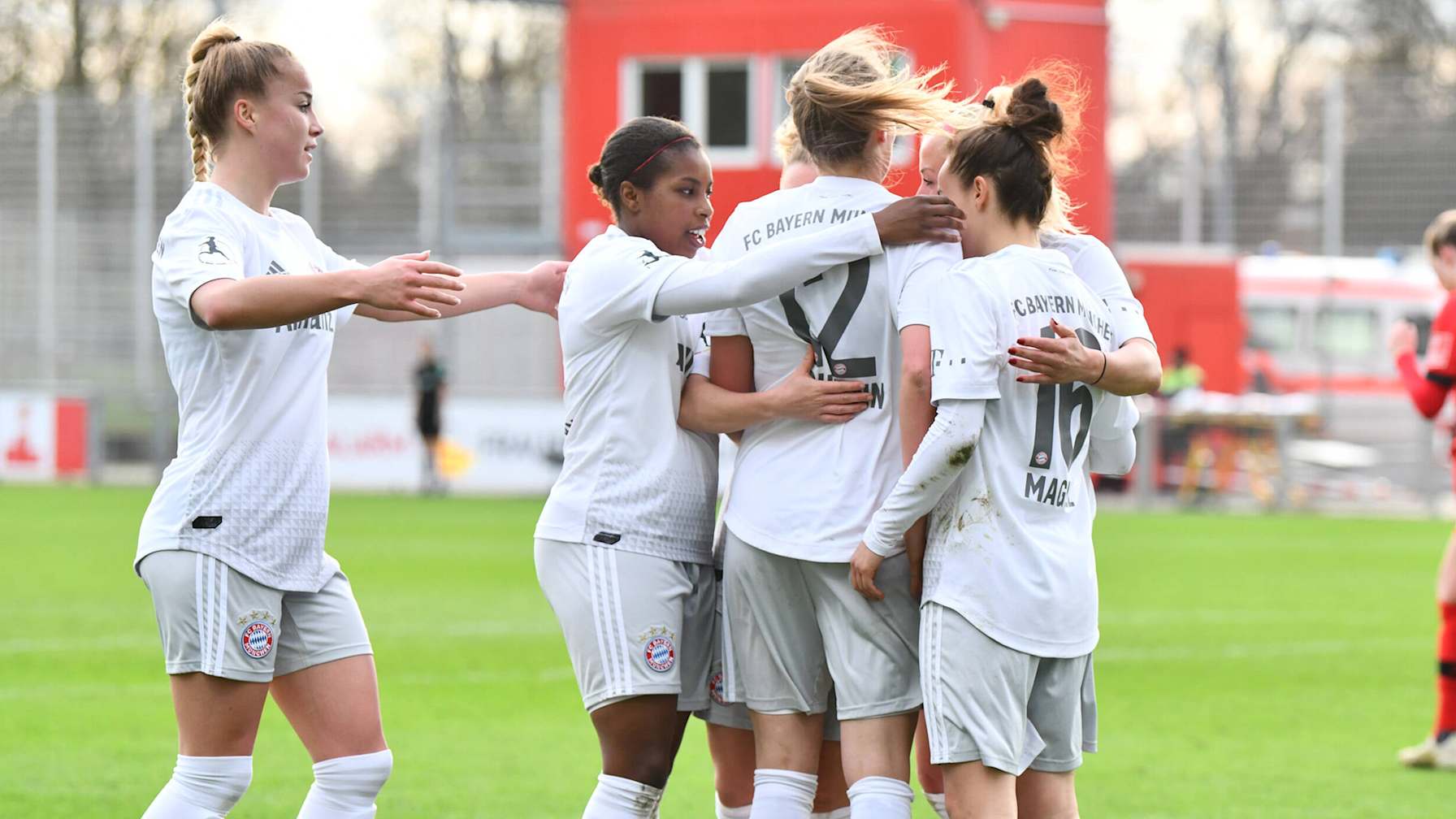 200216_ima_frauen-b04-2