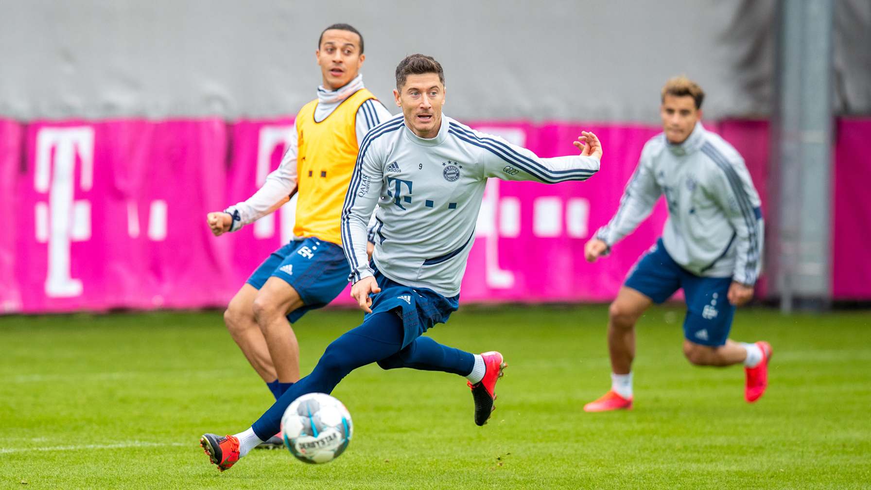 200220_lewandowski_training_don