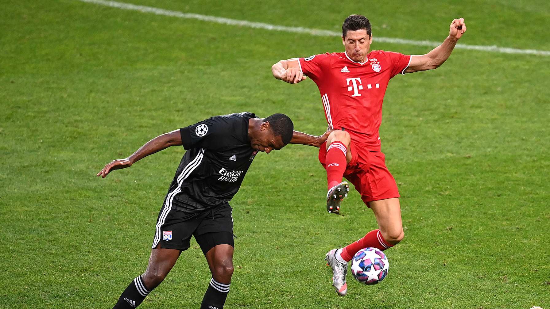 13_lyon-fcb_200819_uefa