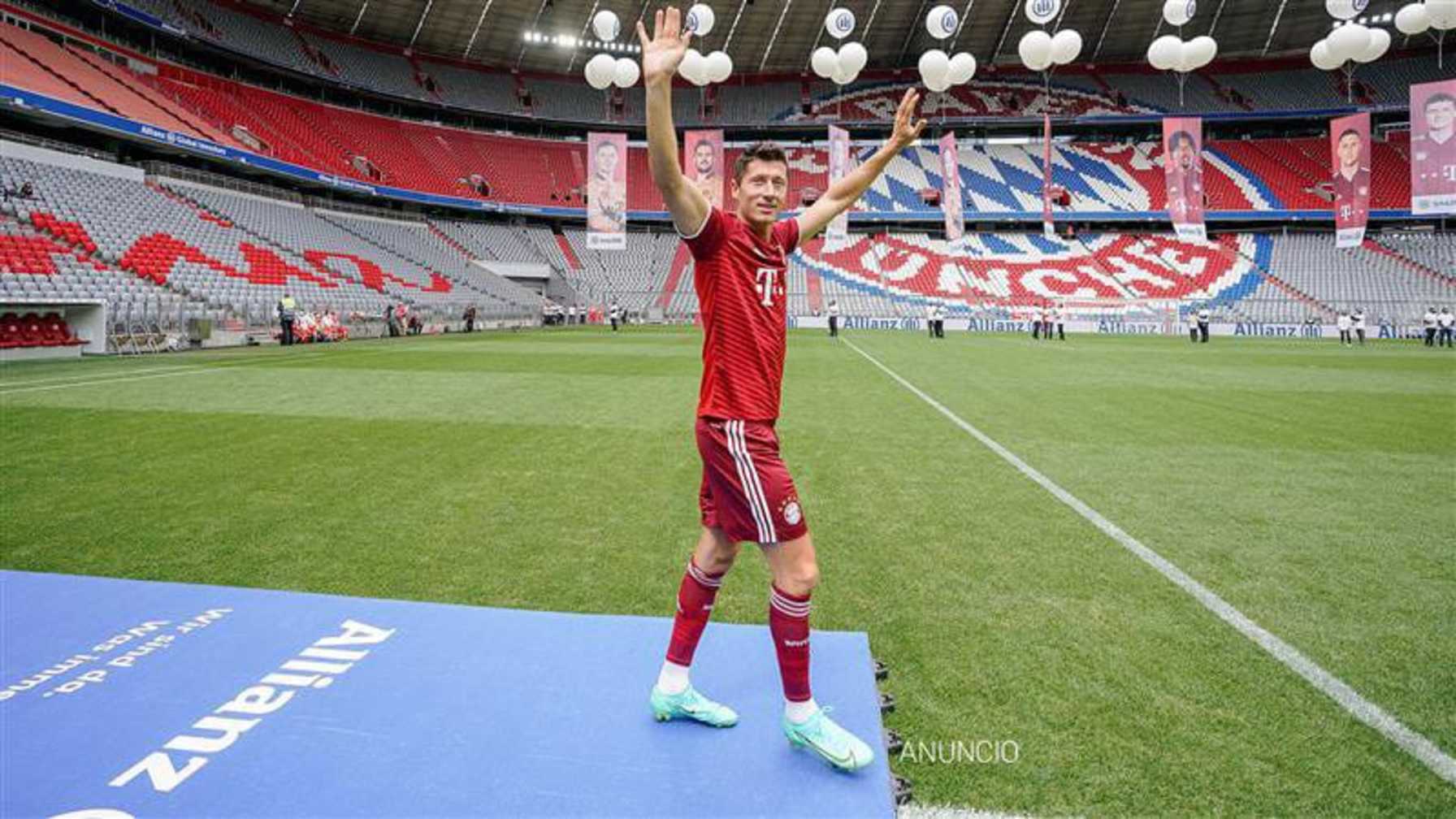 LewandowskiPresentaci%C3%B3nES