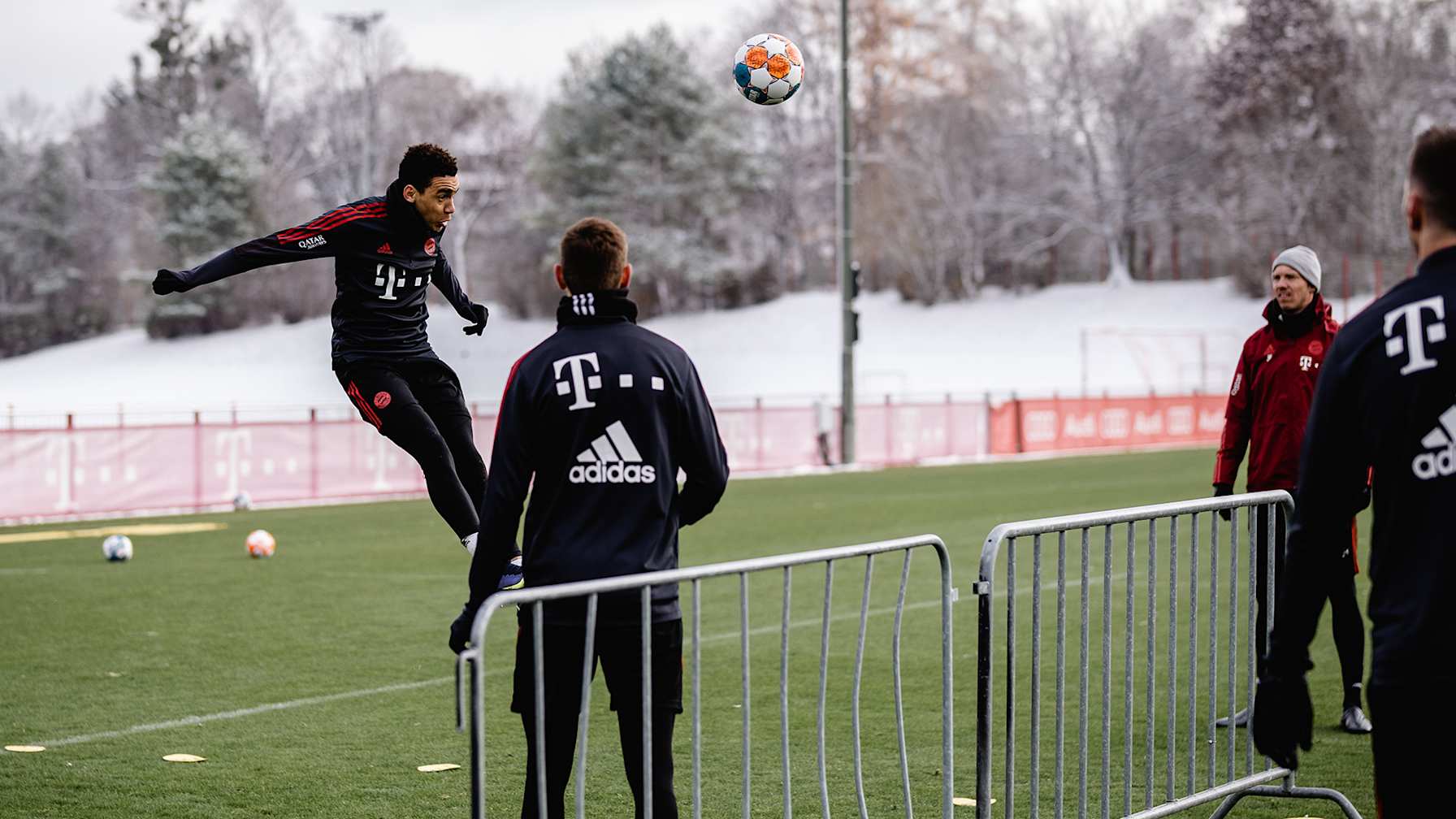 08_Extraschichten-trainingsfrei_211129_DON