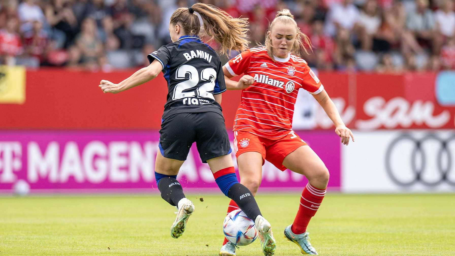 Georgia Stanway von den FC Bayern Frauen beim Testspiel gegen Atletico Madrid