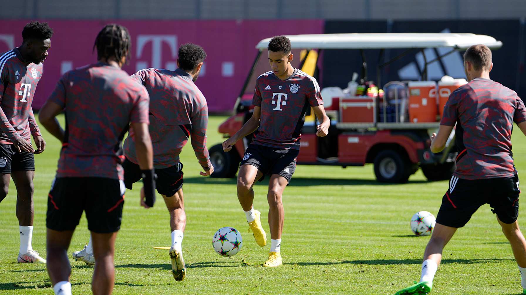 04-tag-vor-fc-bayern-barcelona-220912-mel